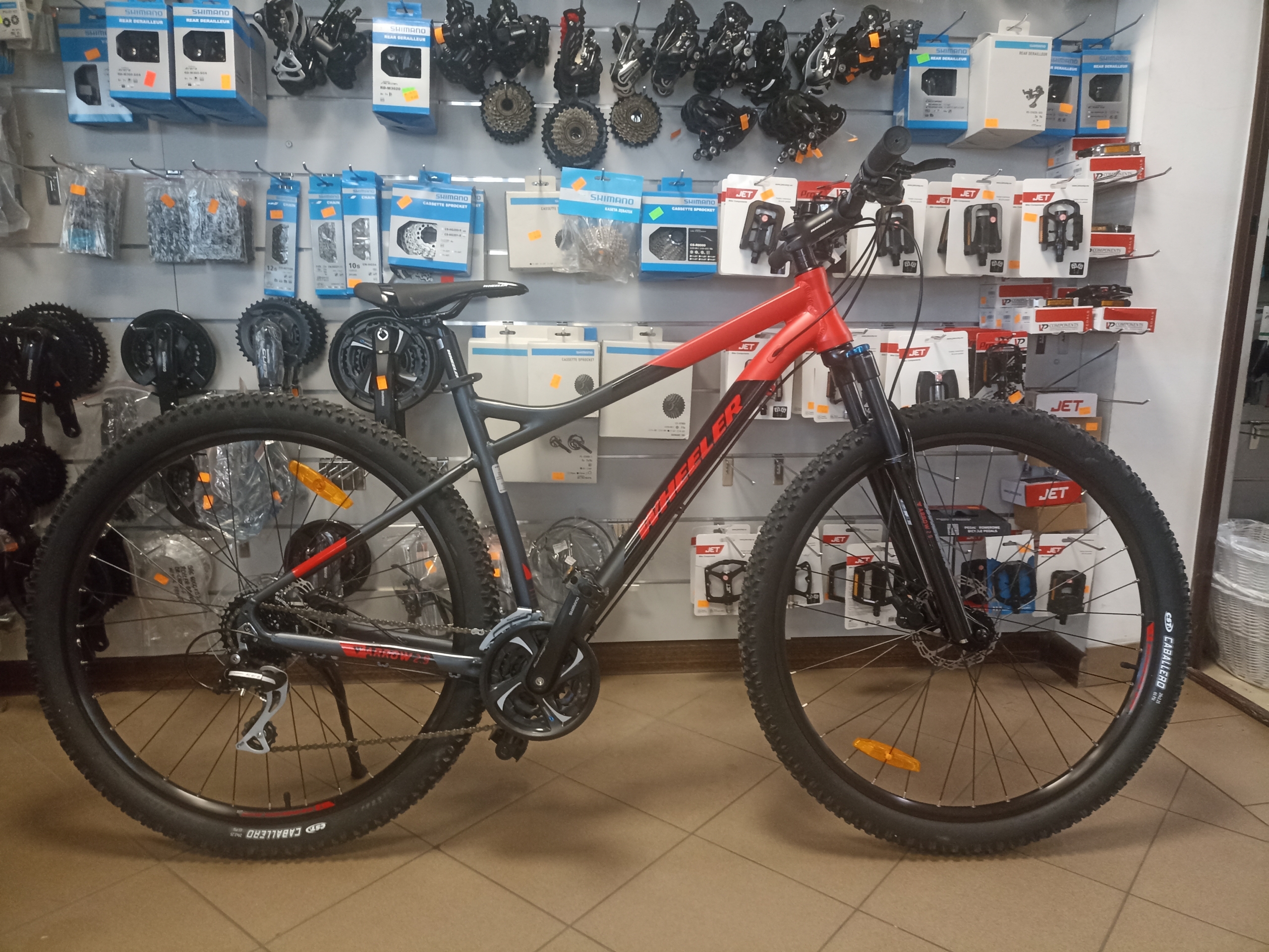 Wheeler Arrow 2.9 Czerwono/Czarny